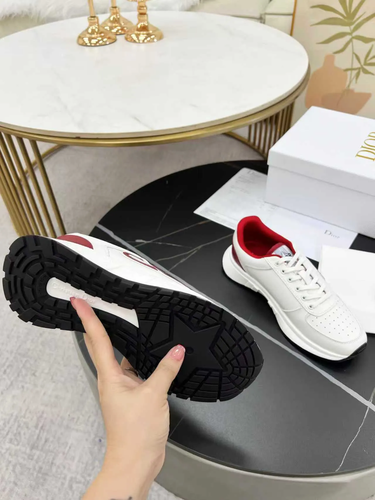 [Dior Dior] P: 640💰Couple model Size: Female: 35-40 (41 customized), male 39-44. (45 customized) 2025 Dior Dior autumn and winter new products🌹Fashion and trends coexist. Imported cowhide is customized one to one. Fabric; cowhide. Lining: Breathable mesh. Outsole: TPU.